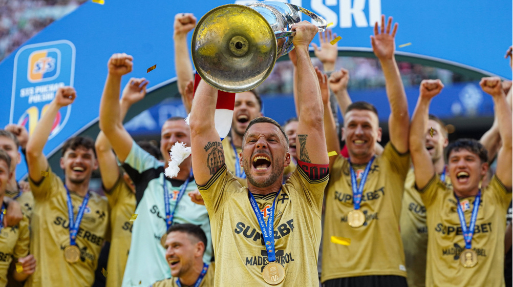 Lukas Podolski, Górnik Zabrze ile şampiyonluk hayalini gerçekleştiriyor